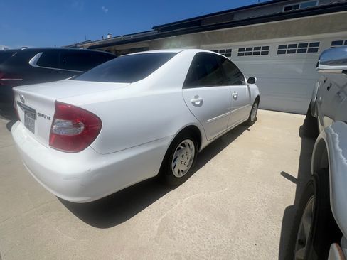 Used 2002 Toyota Camry LE w/ Pkg 1 FWD image 5