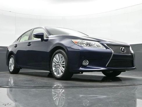 Used 2015 Lexus ES 350 w/ Luxury Package image 1