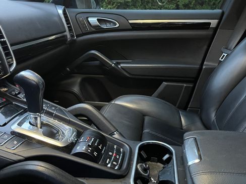 Used 2013 Porsche Cayenne S image 15