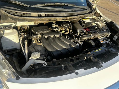 Used 2017 Nissan Versa SL image 13