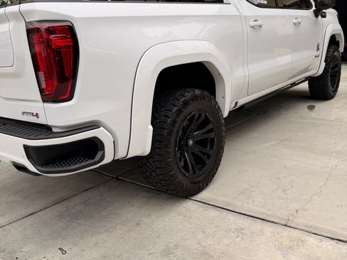 Used 2022 GMC Sierra 1500 AT4 w/ AT4 Premium Package AWD/4WD image 19