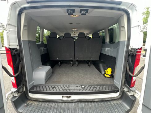 Used 2017 Ford Transit 350 XLT image 10