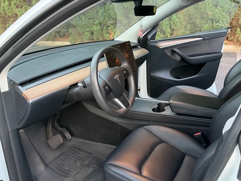 Used 2023 Tesla Model Y Long Range AWD/4WD image 12