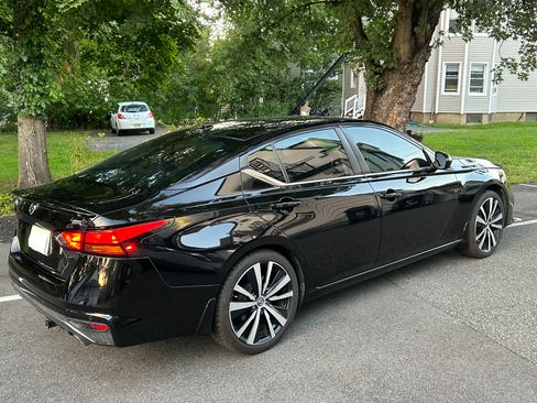 Used 2020 Nissan Altima 2.5 SR FWD image 12