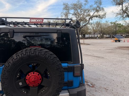 Used 2011 Jeep Wrangler Unlimited Sahara w/ Connectivity Group image 8