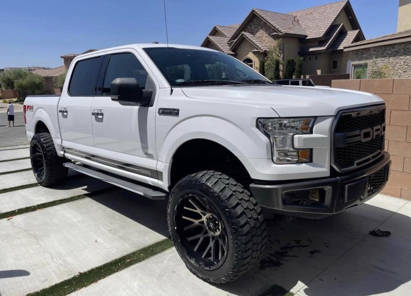 Used 2015 Ford F150 XLT w/ Equipment Group 302A Luxury RWD image 1
