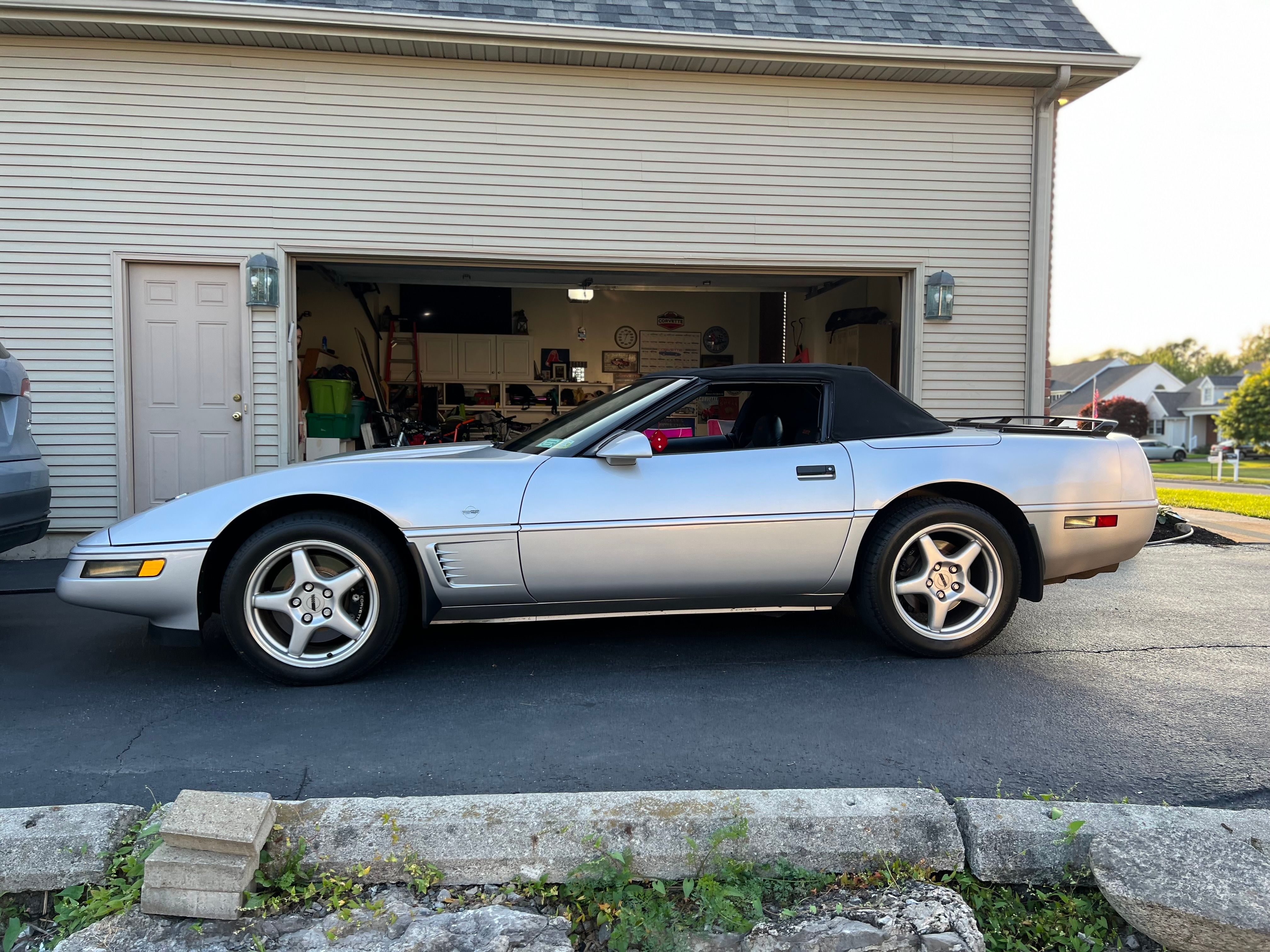 Used 1996 Chevrolet Corvette Convertible RWD image 6