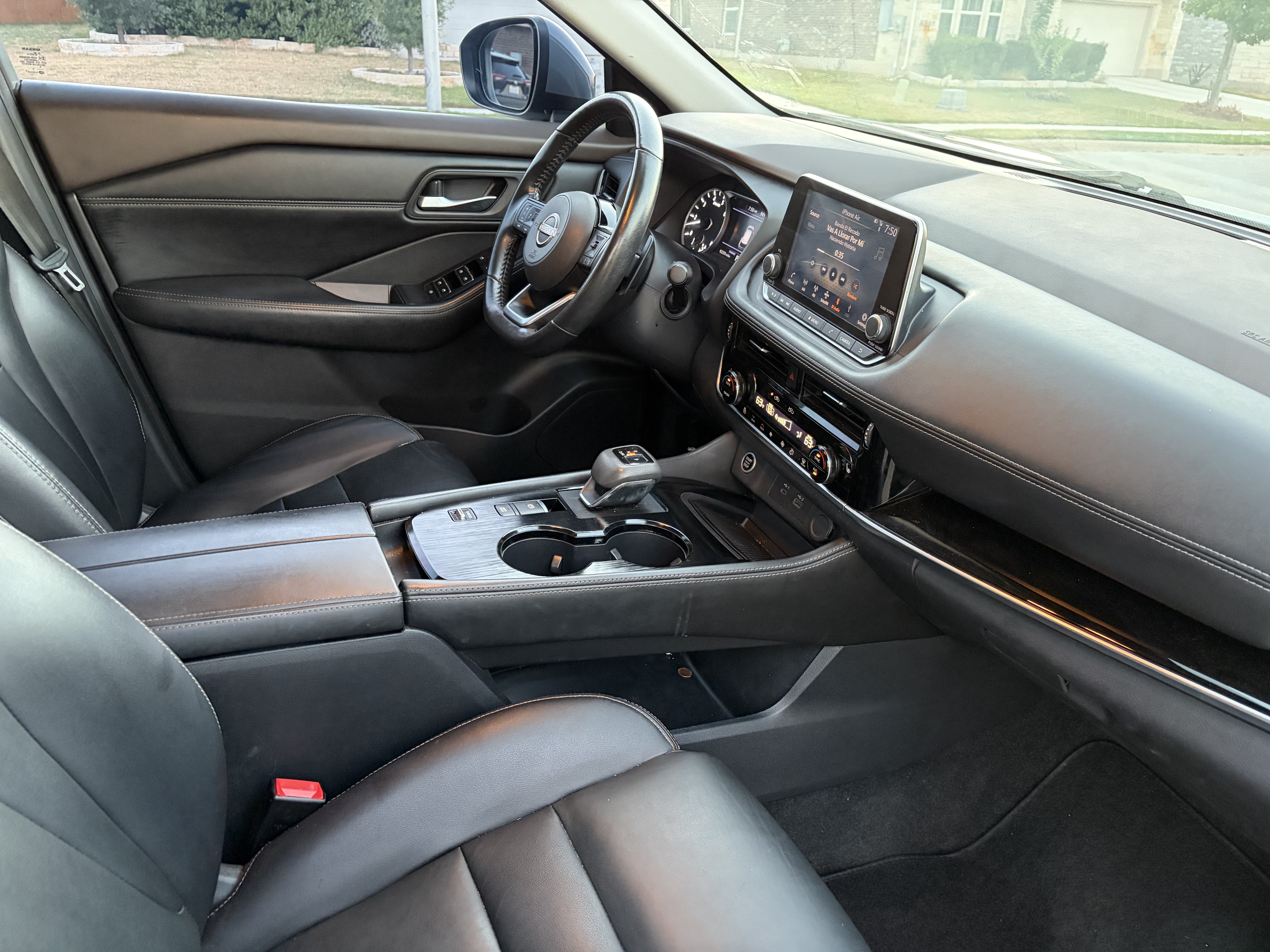 Used 2022 Nissan Rogue SL FWD image 6