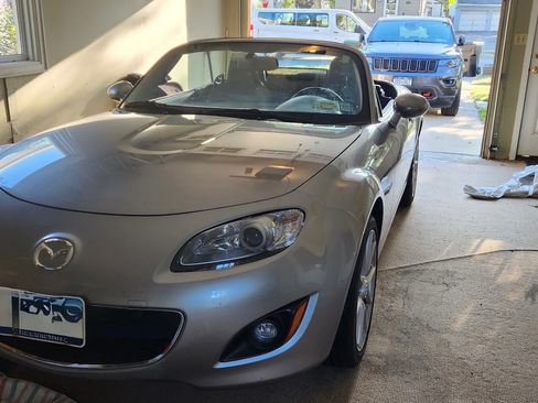 Used 2010 MAZDA MX-5 Miata Grand Touring w/ Premium Pkg image 1