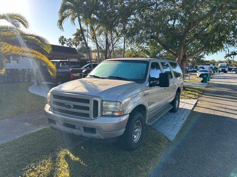Used 2004 Ford Excursion Limited RWD image 8