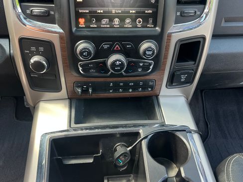 Used 2015 RAM 2500 Laramie w/ Black Appearance Group AWD/4WD image 10