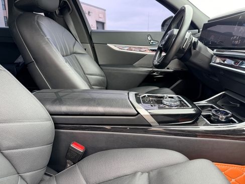 Used 2024 BMW 750e xDrive AWD/4WD image 25
