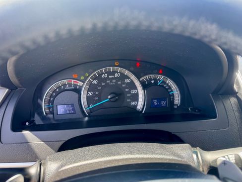 Used 2013 Toyota Camry SE FWD image 12