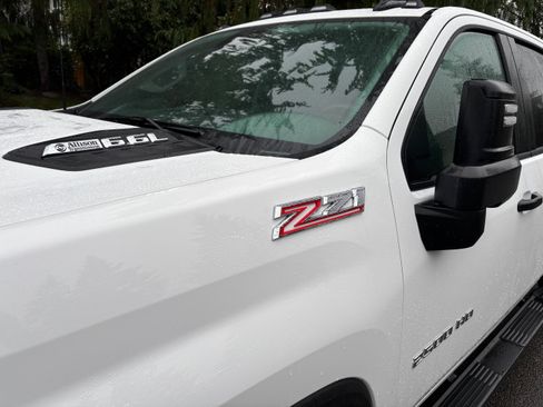 Used 2024 Chevrolet Silverado 2500 Custom w/ Custom Value Package image 21