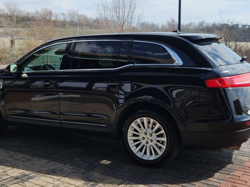 Used 2011 Lincoln MKT AWD w/ 101A Rapid Spec Order Code image 6