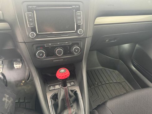 Used 2012 Volkswagen Golf TDI image 9