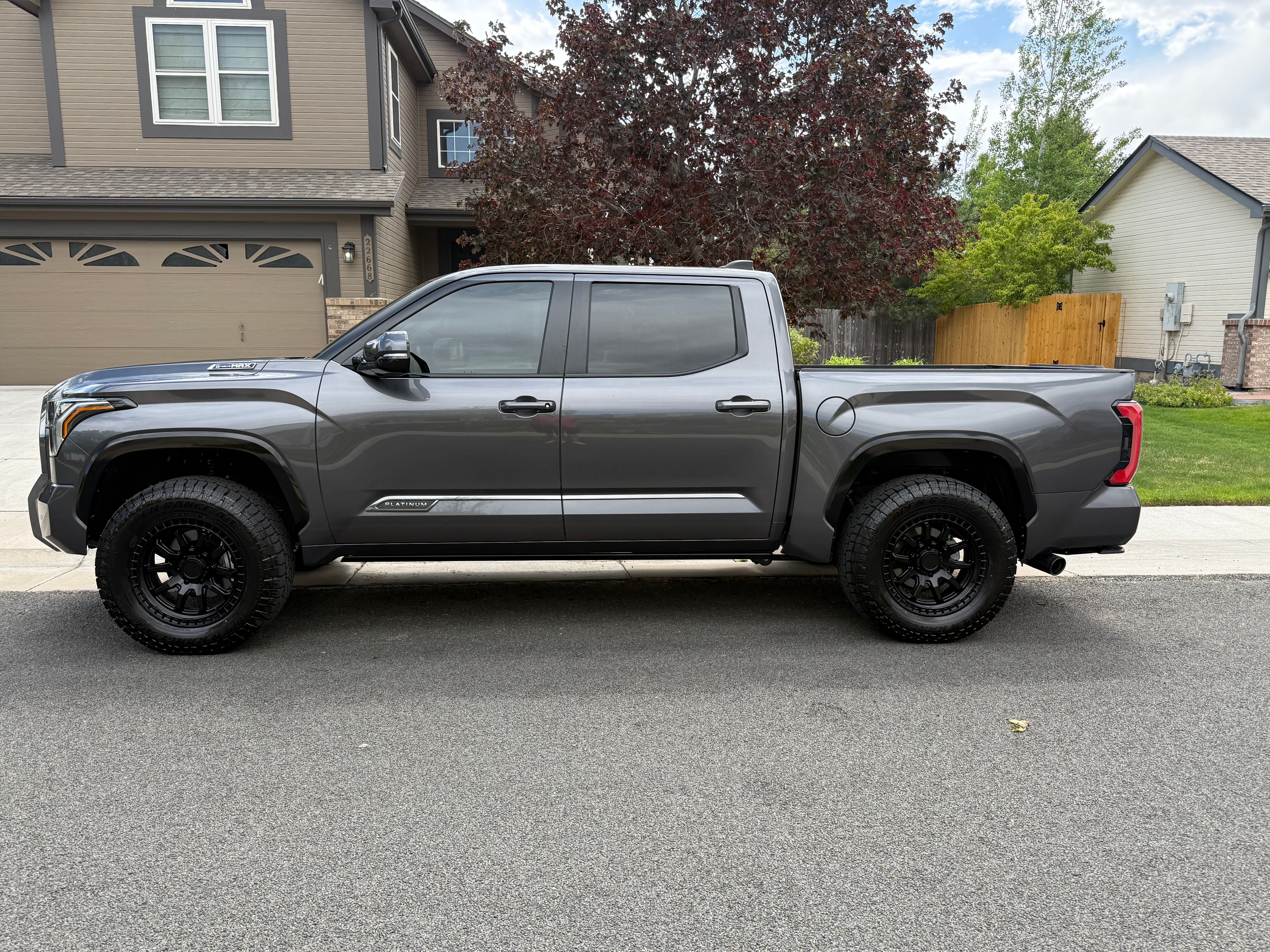 Used 2025 Toyota Tundra Platinum w/ Tow Tech Package AWD/4WD image 5