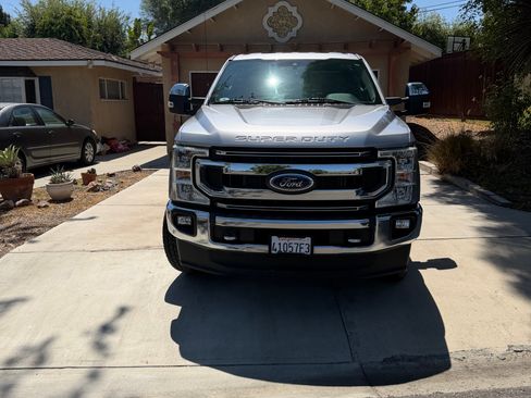 Used 2021 Ford F350 XLT w/ XLT Premium Package AWD/4WD image 5