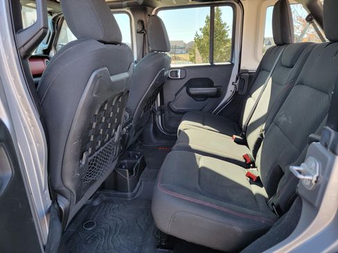 Used 2018 Jeep Wrangler Unlimited Rubicon image 10