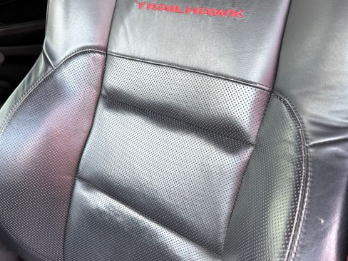 Used 2018 Jeep Grand Cherokee Trailhawk w/ Trailhawk Luxury Group image 8