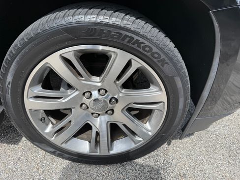 Used 2016 Cadillac Escalade Premium image 25