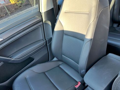 Used 2020 Volkswagen Golf 4-Door image 12