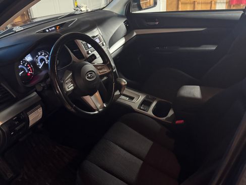 Used 2011 Subaru Outback 2.5i Premium AWD/4WD image 27