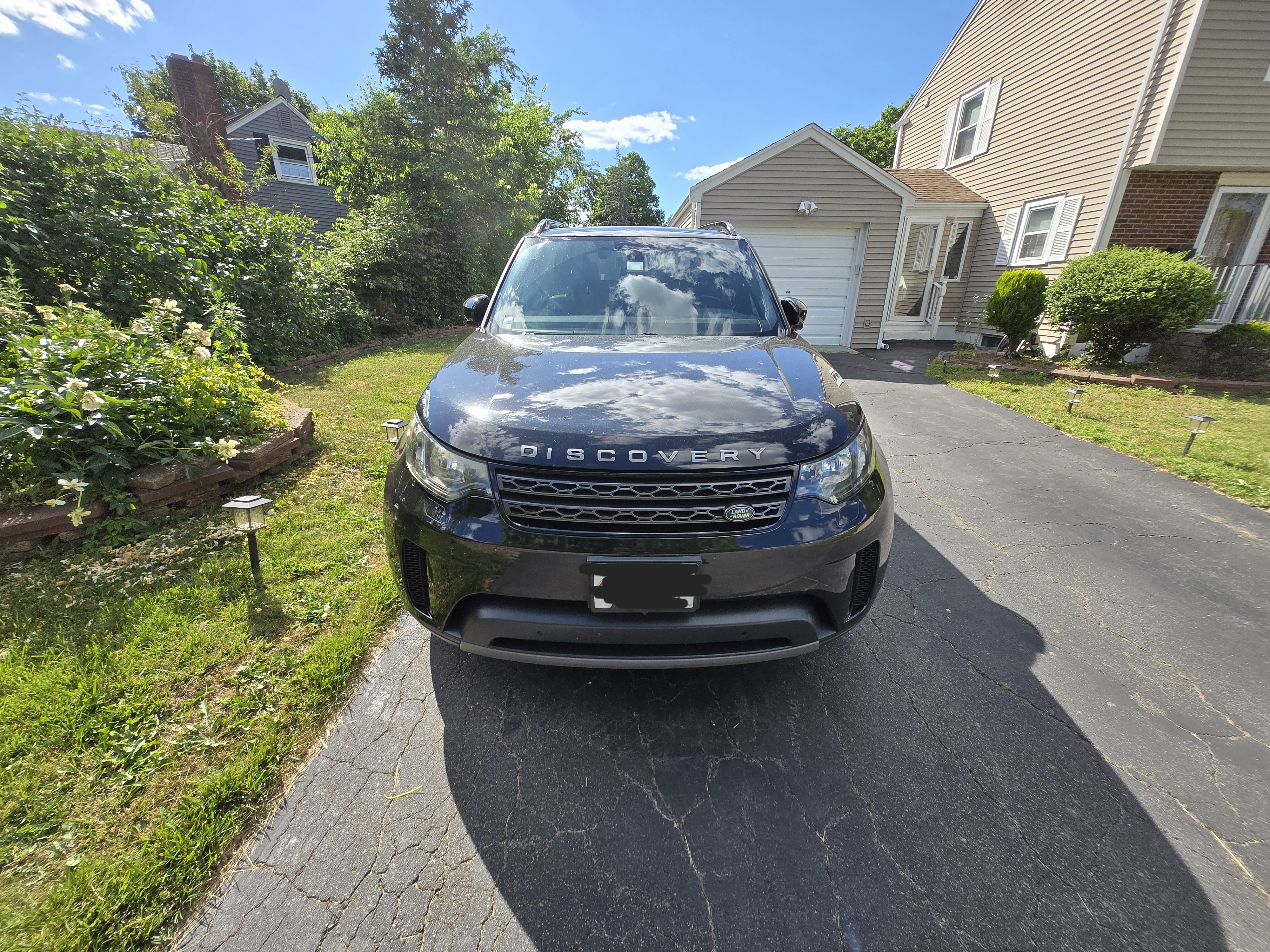 Used 2018 Land Rover Discovery SE AWD/4WD image 4