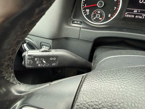 Used 2017 Volkswagen Tiguan Limited w/ Premium Package image 16