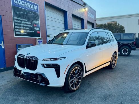 Used 2023 BMW X7 M60i w/ Executive Package image 2