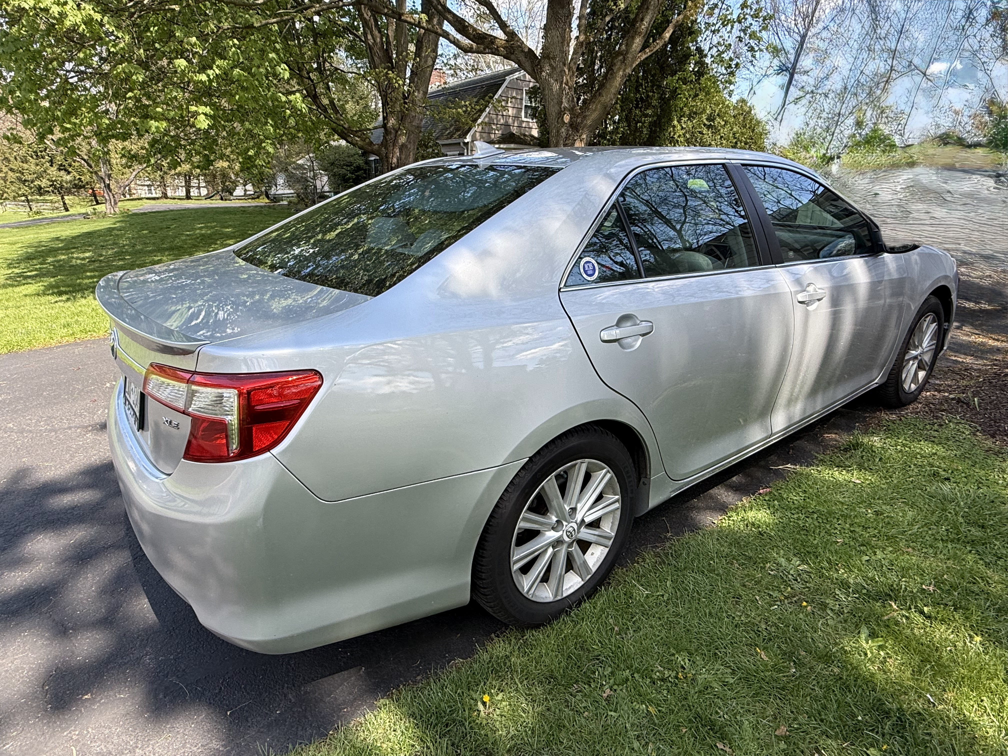 Used 2012 Toyota Camry XLE FWD image 9