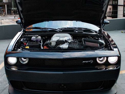 Used 2023 Dodge Challenger SRT Hellcat RWD image 10