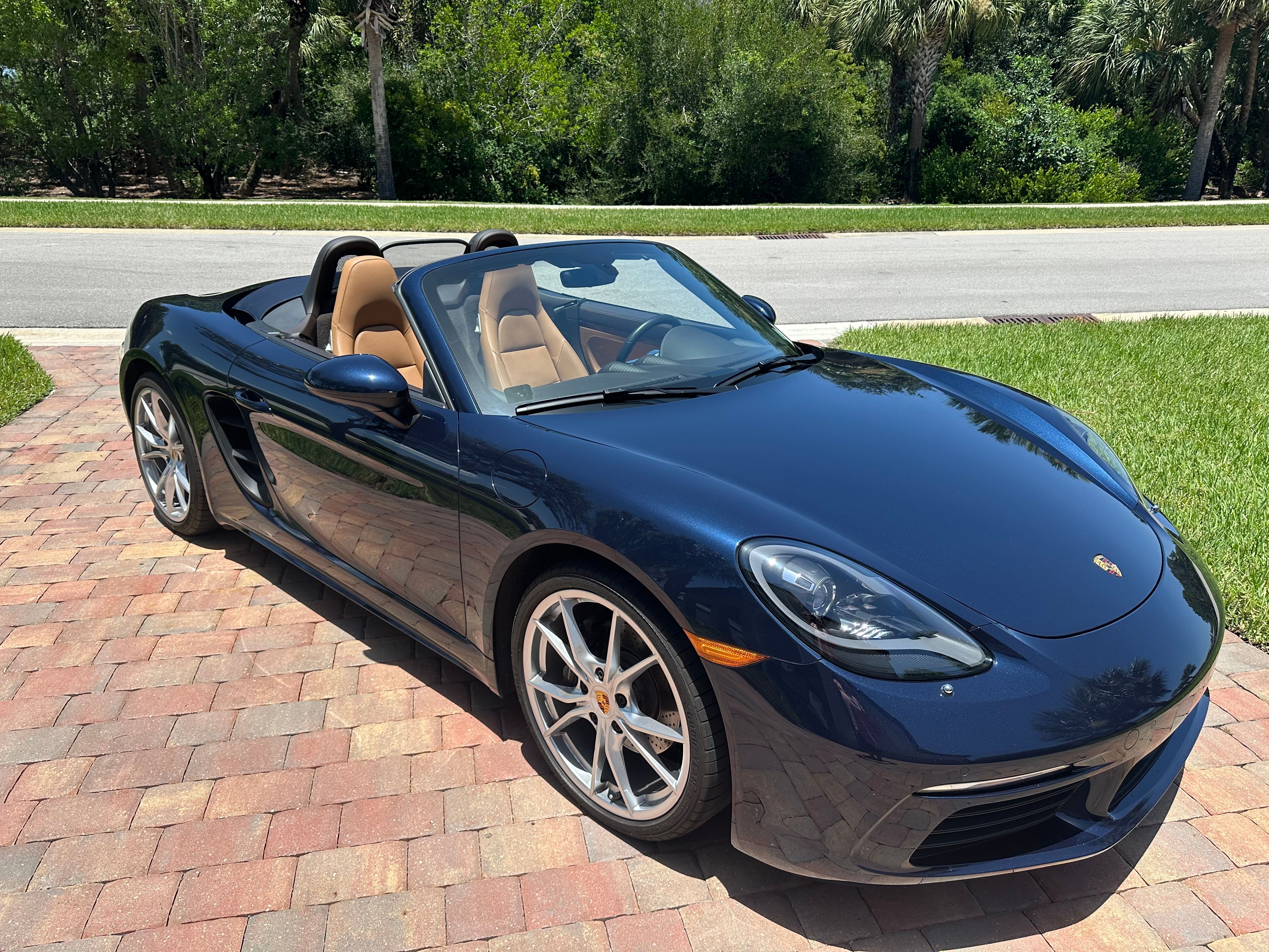 Used 2019 Porsche 718 Boxster RWD image 9