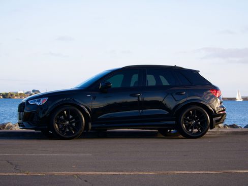 Used 2023 Audi Q3 2.0T Premium w/ Black Optic Sport Package AWD/4WD image 26