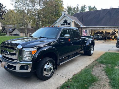 Used 2011 Ford F450 Lariat w/ Lariat Ultimate Pkg image 2