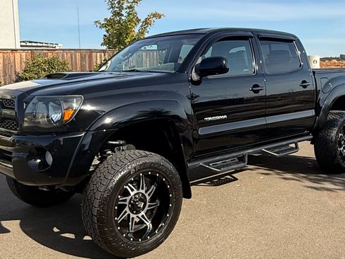 Used 2011 Toyota Tacoma 4x4 Double Cab w/ TRD Sport Pkg image 1