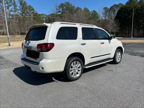 Used 2019 Toyota Sequoia Platinum image 5