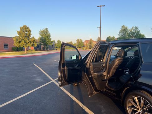 Used 2019 BMW X5 xDrive50i w/ M Sport Package image 8