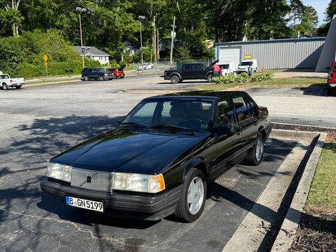 Used 1992 Volvo 940 GLS RWD image 4