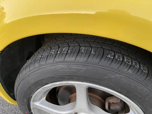 Used 2002 Toyota MR2 RWD image 6