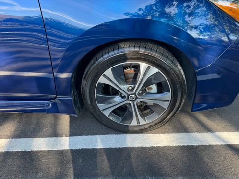 Used 2022 Nissan Leaf SV image 11