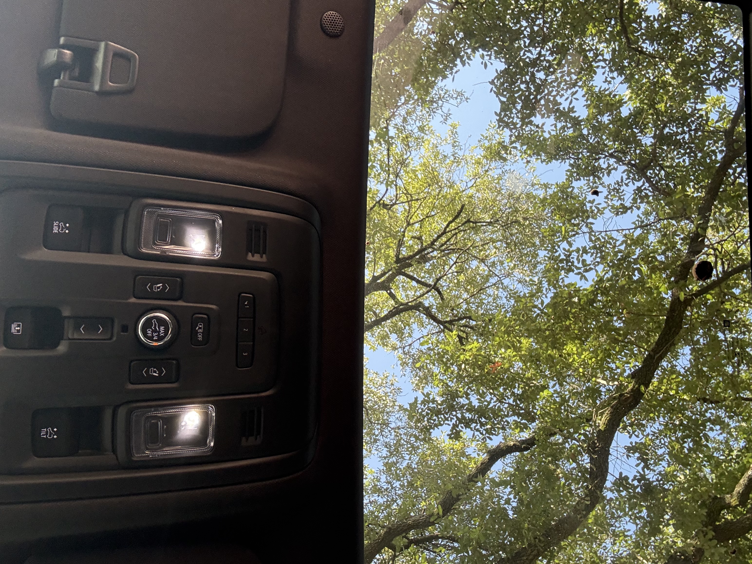 Used 2021 Chevrolet Tahoe High Country RWD image 16
