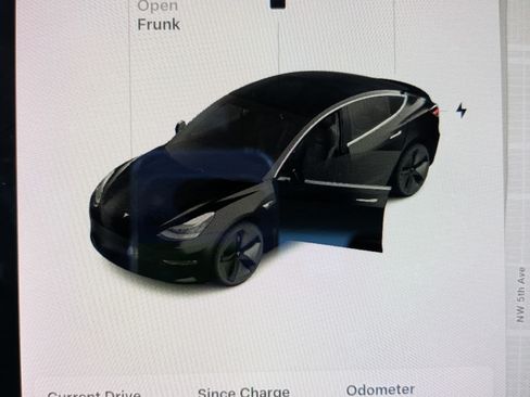 Used 2019 Tesla Model 3 Standard Range Plus image 5