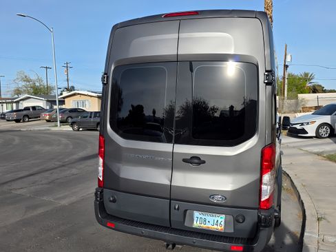 Used 2017 Ford Transit 350 XLT image 5