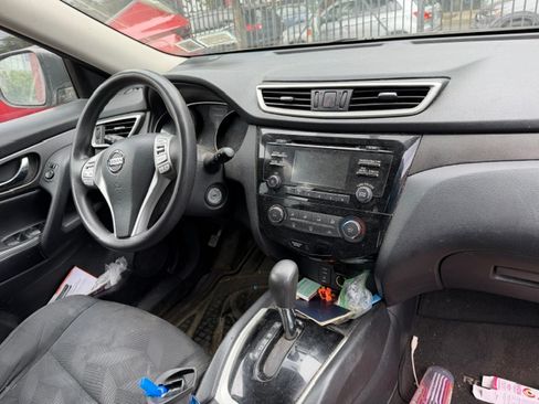 Used 2014 Nissan Rogue S AWD/4WD image 6