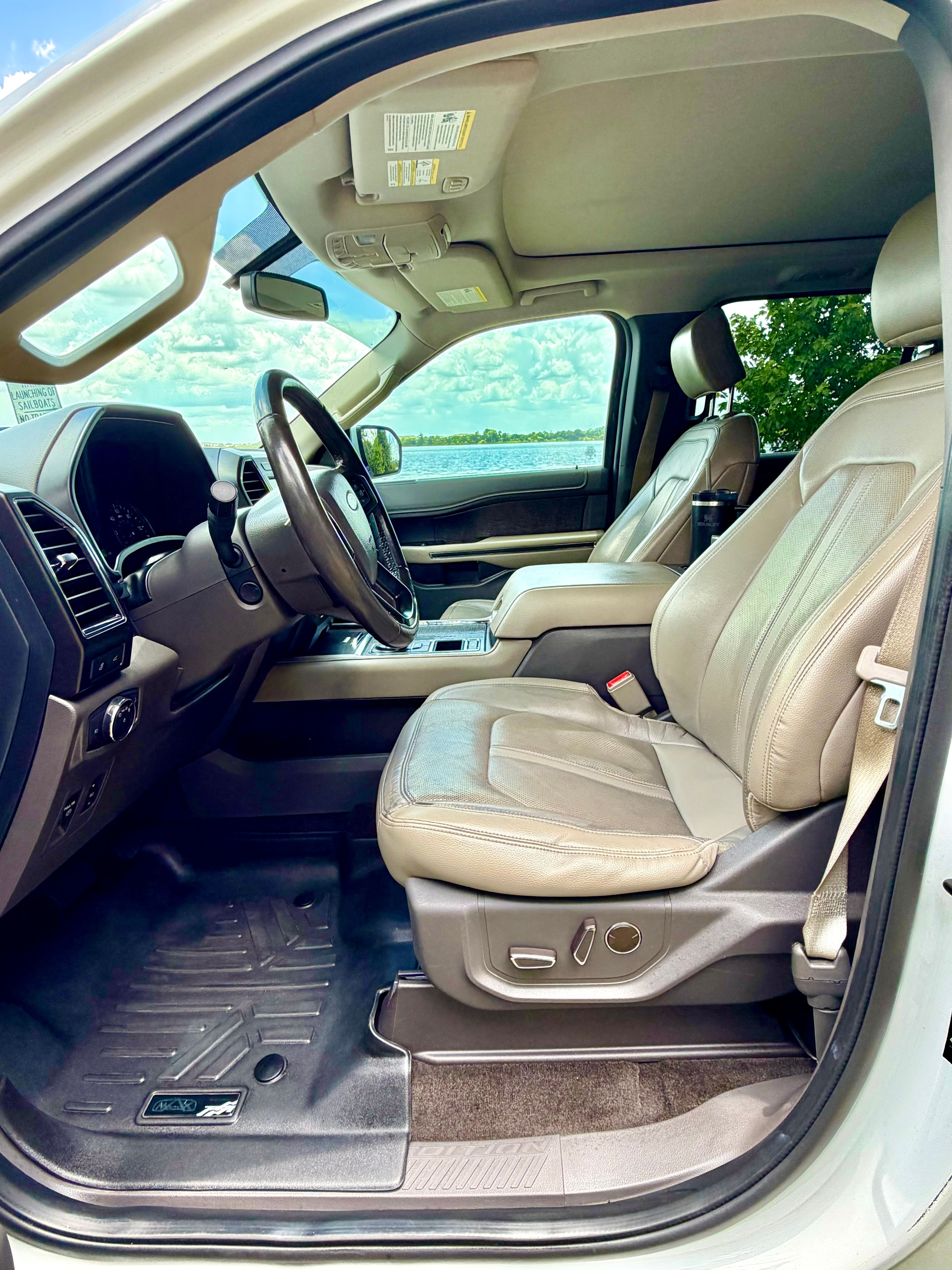 Used 2018 Ford Expedition Max Limited RWD image 12