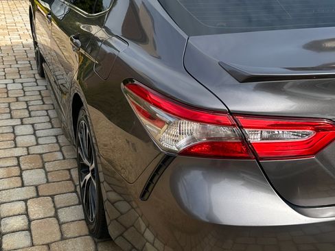 Used 2019 Toyota Camry SE image 5
