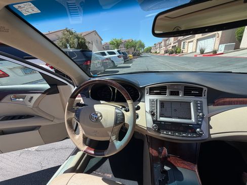 Used 2011 Toyota Avalon Limited image 15