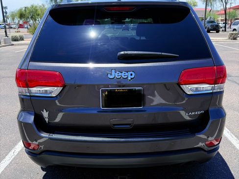 Used 2016 Jeep Grand Cherokee Laredo w/ Quick Order Package 23E RWD image 9