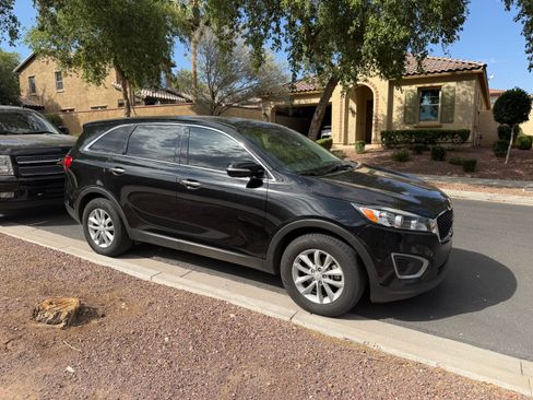 Used 2018 Kia Sorento L FWD image 1